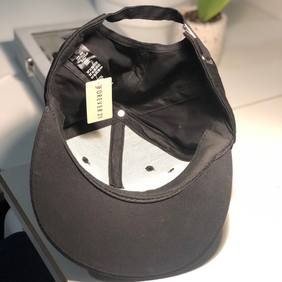 Forever 21 BATMAN hat - Picture 5 of 6